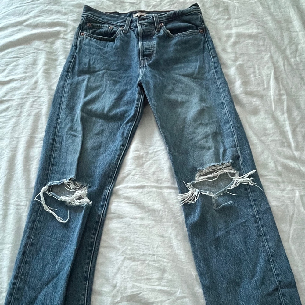 Levi’s Wedgie Straight Destroyed Jeans